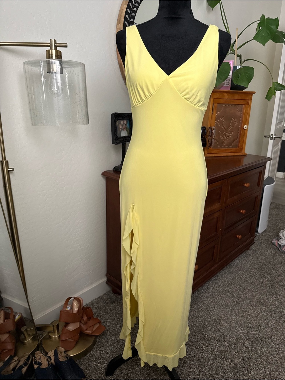 Yellow V-Neck Sleeveless Maxi Dress - Unbranded